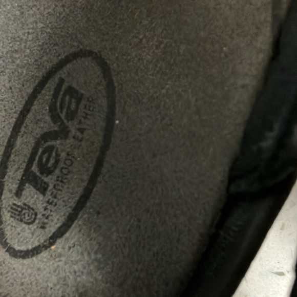 Teva waterproof black leather sandals With two size adjustments. Size 7. - Picture 2 of 12